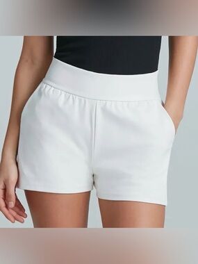 Commando Faux Leather Relaxed Shorts Women's High-Waist White Size Medium